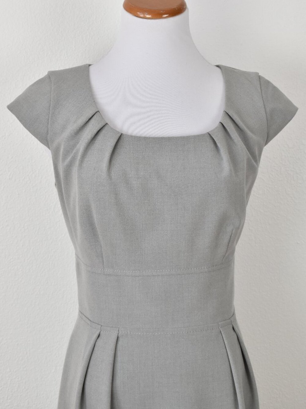 Calvin Klein Fitted Pleated Sheath Dress Gray - 10 - Picture 2 of 9